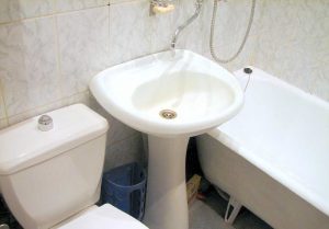 Установка раковины тюльпан в ванной в Ноябрьске